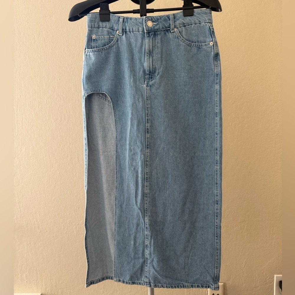 Bershka Light Blue Denim - Picture 2 of 7